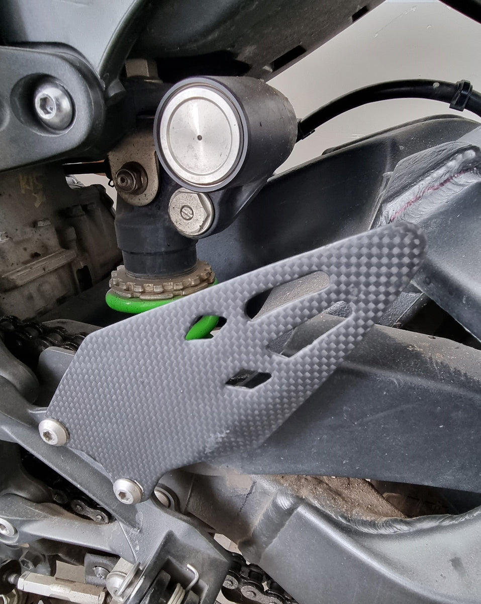 Carbon Fiber Heel guards for Kawasaki ZX6R – RLZ Motorsports Carbon Fiber Heel guards for Kawasaki ZX6R – RLZ Motorsports