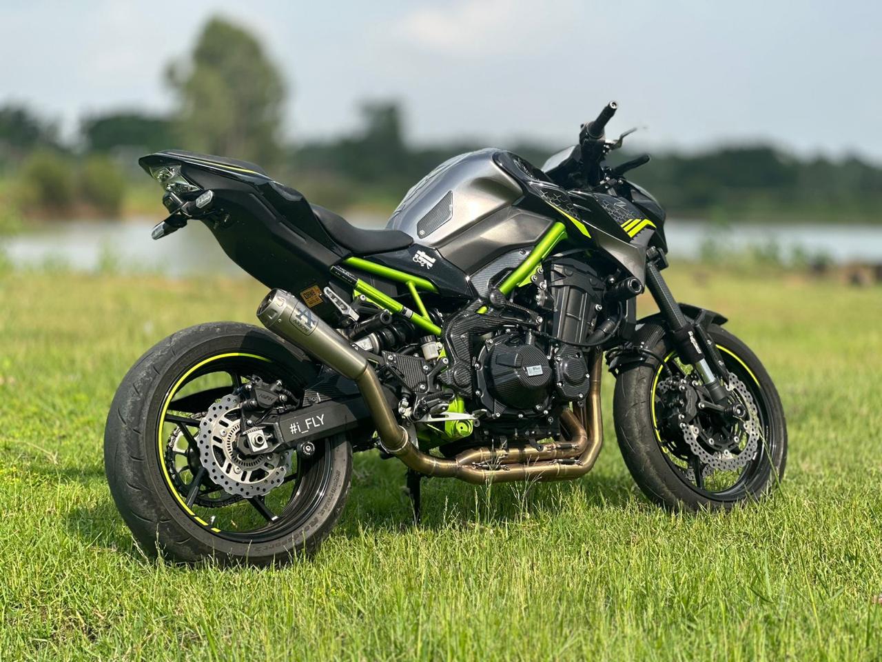 Carbon Fiber Engine Covers for Kawasaki Z900 RLZ Motorsports