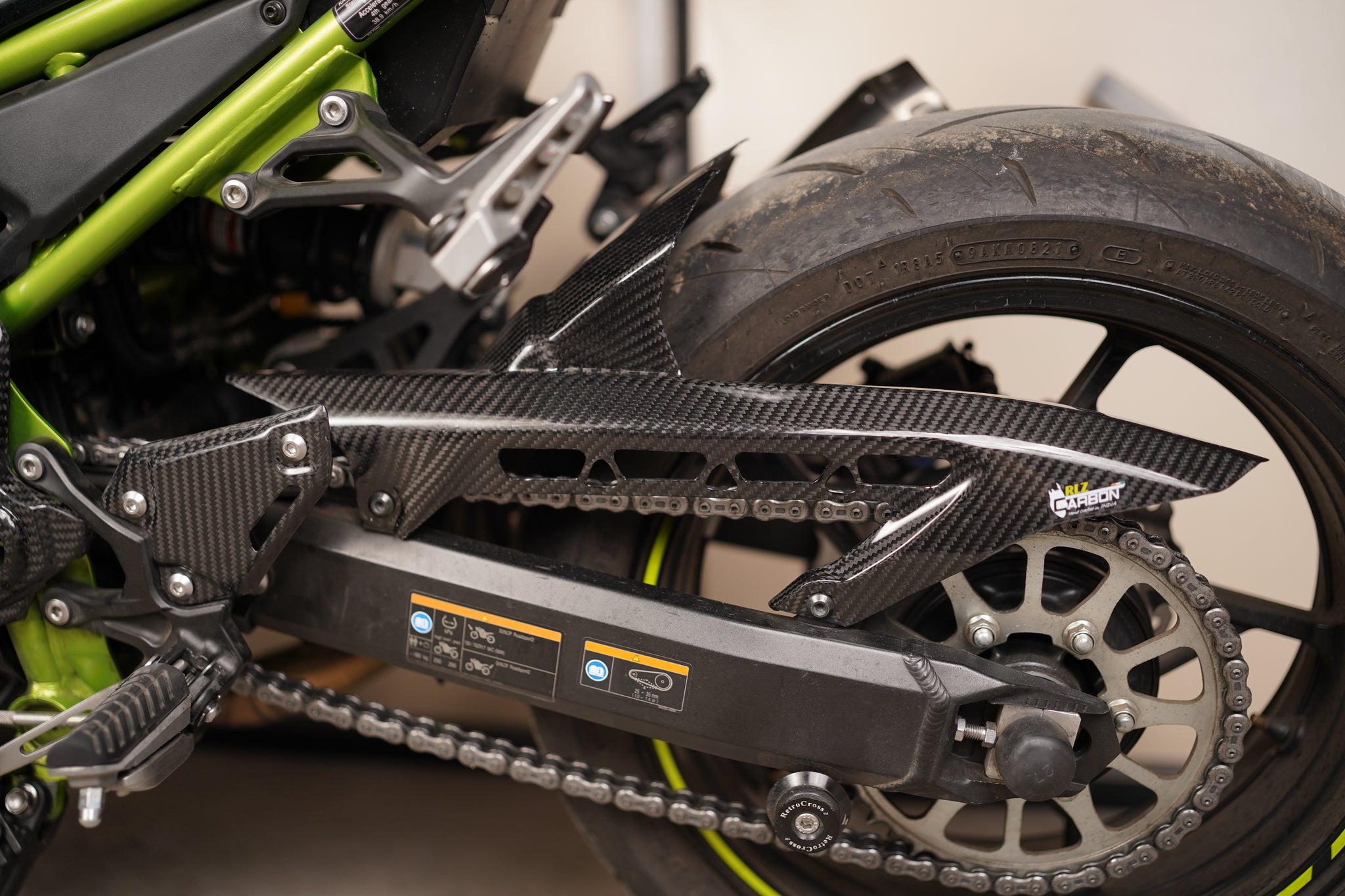Carbon Fiber Rear Hugger with Chain Guard for Kawasaki Z900
